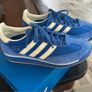 Adidas Men's Royal Blue and White Sneakers